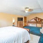Spacious Gatlinburg Cabin Home Hot Tub King Beds Game Room