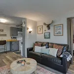 Moose Suite - King Bed Cabin Apartment