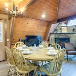 Gatlinburg A-Frame Home With Hot Tub Near Parkway