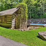 Gatlinburg Cabin With Game Room, Hot Tub And Mtn Views