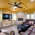 Gatlinburg Cabin With Game Room, Hot Tub And Mtn Views