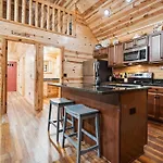 Moondance Cabin-Enjoy Your Journey To The Smokies!