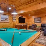 The Big Easy Spacious Mountain Retreat Hot Tub Deck Premier Location
