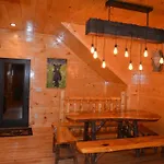 Smoky Mountain Heaven Ii, 5 Luxury King Suites