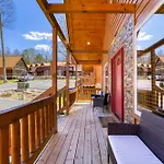 Hot Tub Foosball Poolgymtennis Access Chill\'N In The Smokies By Avantstay
