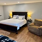 Awesome Outdoor Area, 2 Living Rooms, Arcade Game, Smart Tvs, King Beds, Hot Tub
