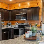 Honeybear Hideaways - New Bear-Themed Cabin Cozy And Family Friendly Retreat With Indoor Pool, Game Room, Bear Room And Hot Tub