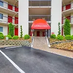 Gatlinburg Condo With Smoky Views Walk To Town!