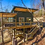 Treehouse Cabin With Xlarge Outside Living Space!