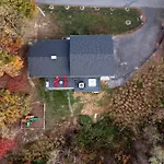 Spacious & Family Friendly Cabin In Gatlinburg