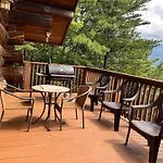Infinite Views - Secluded With Mountain Views Cabin
