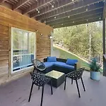 Hilltop Hideaway