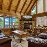 Up & Away, Hot Tub, Game Room, Wifi, 1089 Free Tickets Each Paid Day, Dollywood And More