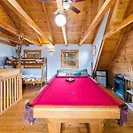 Secluded Escape | Views, Hot Tub, Outdoor Lounge!
