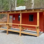 Water View Cabin - Fishing Lake - Groundhog Cabin