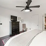 Cozy Cabin In The Woods - Hot Tub & Game Room