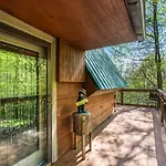 Charming A-Frame Cabin W Hot Tub & Mountain Views