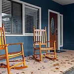Cozy Blue Cottage With Hot Tub, 5Min To Downtwn Gatlinburg