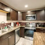 Updated Cobbly Nob Resort Home With Hot Tub!