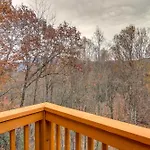 Pet-Friendly Gatlinburg Retreat With Hot Tub!