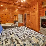 Snuggled Inn Holiday Home