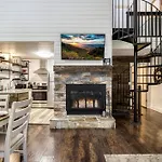 Gatlinburg Mountain Townhome With Pool Access!