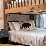 Luxury Gatlinburg Cabin, Heated Pool, Theater, Hot Tub