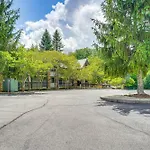 Hike, Swim And Explore Mtn-View Condo In Gatlinburg