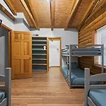 Family Cabin W Private Hot Tub- Game Rm- Disc Golf- Pets