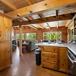 Family Cabin W Private Hot Tub- Game Rm- Disc Golf- Pets