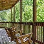 Family Size, All Wood Cabin, Pool Table, Hot Tub