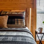 Hilltop Hideaway Cabin W Hot Tub & Pool Access