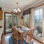 Mountain Charm- Three-Bedroom Cabin