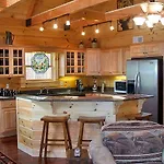 Elkhorn Lodge- Three-Bedroom Cabin
