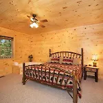 The 19Th Hole- Five-Bedroom Cabin