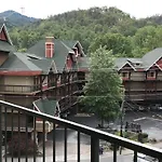 Downtown Gatlinburg Apartment