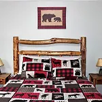 Spacious Downtown Condo Walking Distance To Downtown Gatlinburg Sleeps 6 Guests