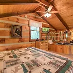 Little Bear Hideaway, 1 Bedroom, Hot Tub, Wifi, Sleeps 4