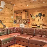 Rustic Gatlinburg Chalet With Hot Tub 2 Mi To Town