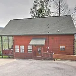 Expansive Gatlinburg Cabin Hot Tub, Deck And Grill!