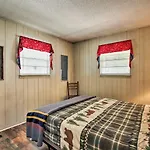 Quiet Cabin With Mountain Views About 3 Mi To Gatlinburg