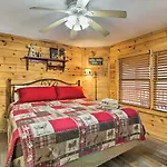 Gatlinburg Mountain Cabin With Grill And Pool Table!
