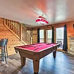 Gatlinburg Mountain Cabin With Grill And Pool Table!