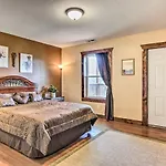Mountain-View Gatlinburg Cabin With Private Hot Tub!