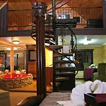 Lover\'S Loft