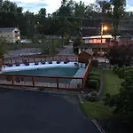 Spacious Downtown Condo Walking Distance To Downtown Gatlinburg Sleeps 6 Guests
