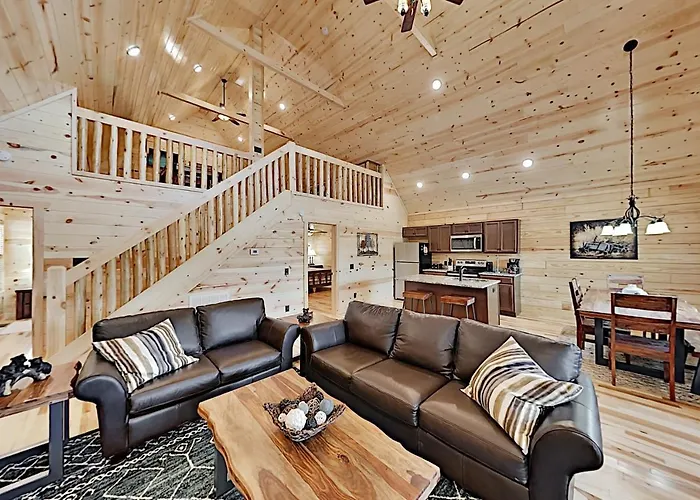 Appalachian Starr: New Cabin W/ Pools & Hot Tub Cabin