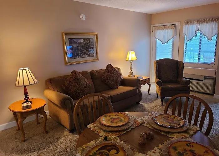 Gatlinburg Chateau Condo 302