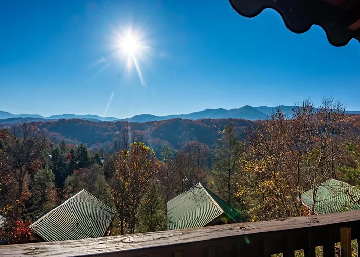 Spacious Smokies Cabin - Hot Tub With Mountain Views