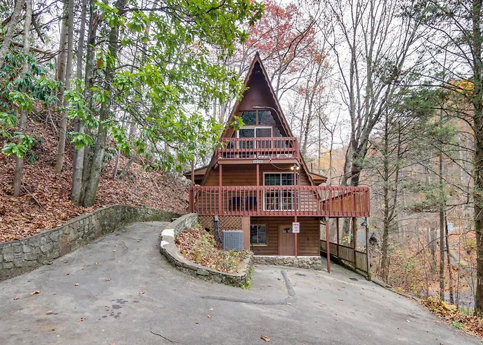 Gatlinburg A-Frame Home With Hot Tub Near Parkway